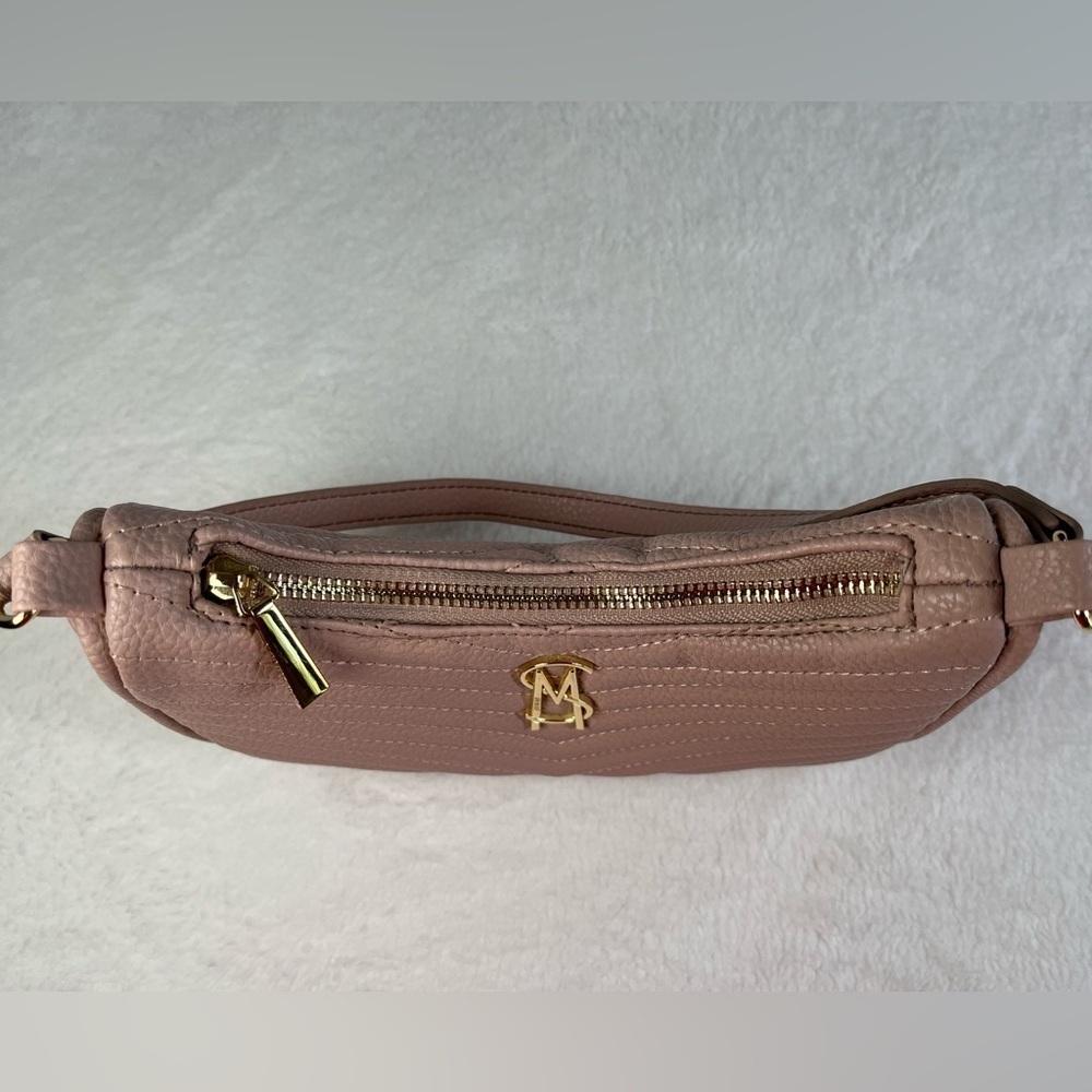 Steve Madden Light Blush Small Handbag with Gold Hardware. - Picture 8 of 9